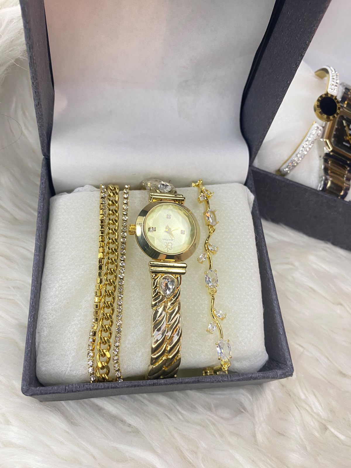 Elegant Gold-Toned Oval Watch & Matching Bracelet Gift Set for Women