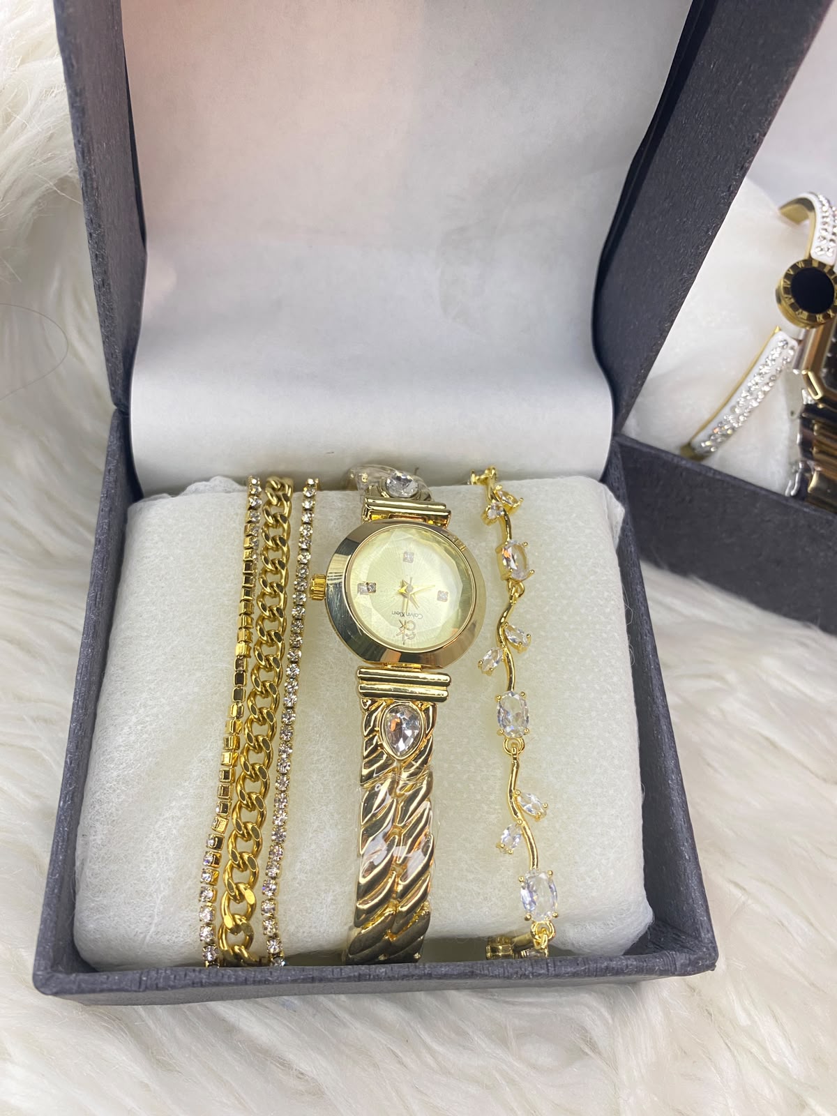 Elegant Gold-Toned Oval Watch & Matching Bracelet Gift Set for Women