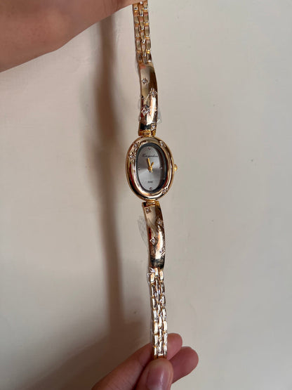Oval shaped vintage style gemstones Watch